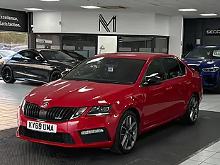 Used 2019 Skoda Octavia VRS Red - Interior and Exterior details 7