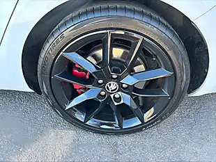 Used 2019 Skoda Octavia VRS White - Interior and Exterior details 15