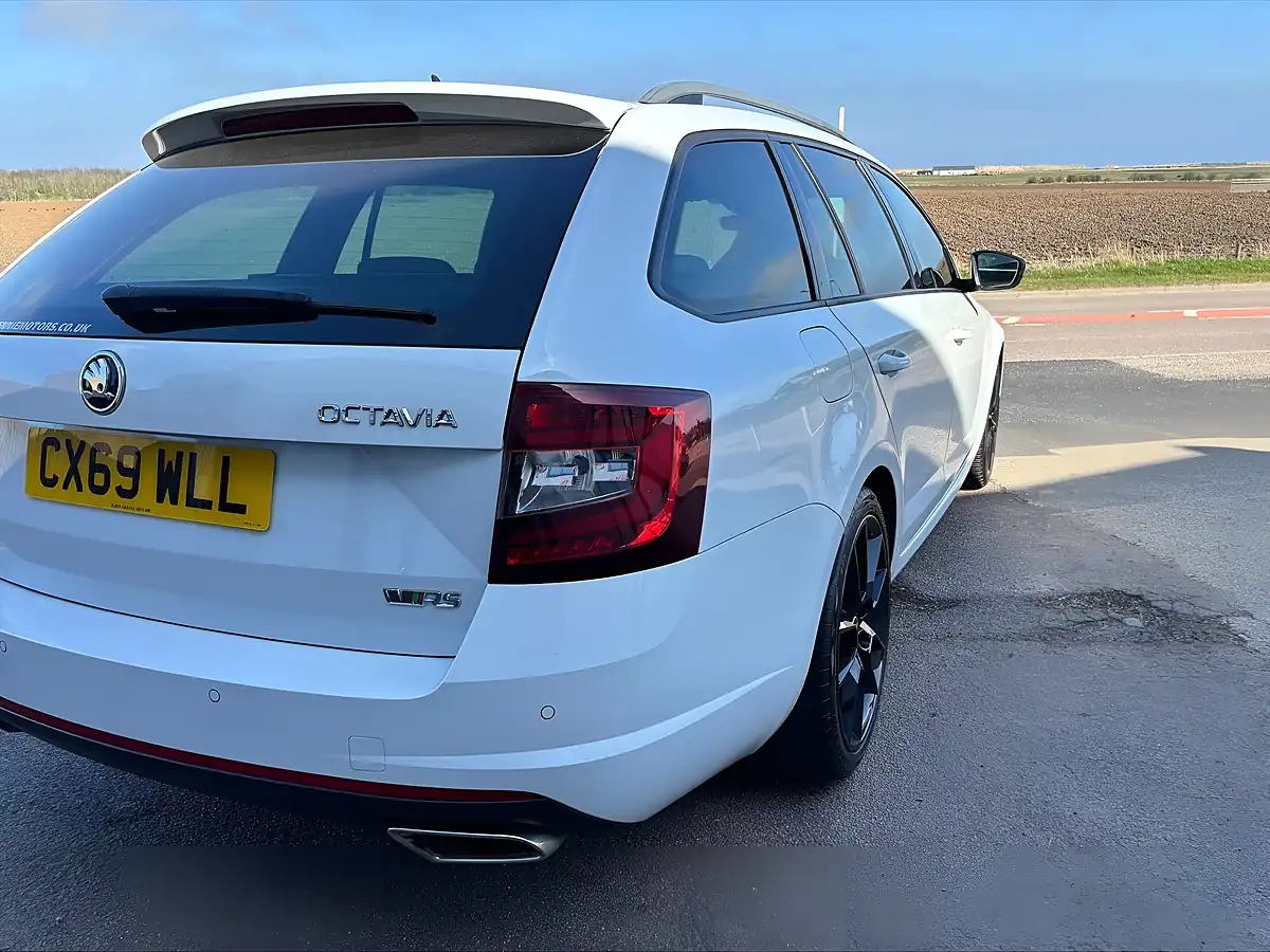 Used 2019 Skoda Octavia VRS White - Interior and Exterior details 7