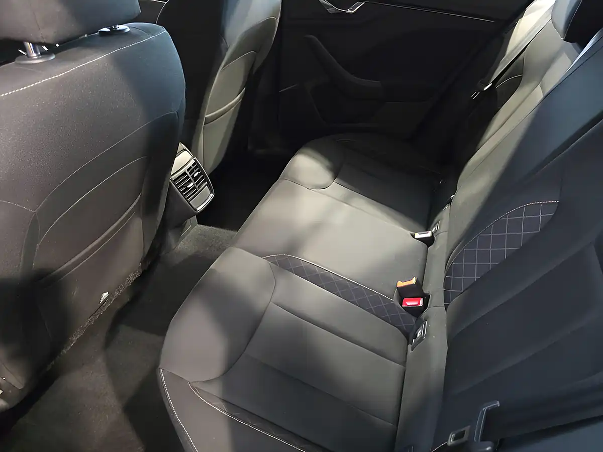 Used 2019 Skoda Scala Se Blue - Interior and Exterior details 17