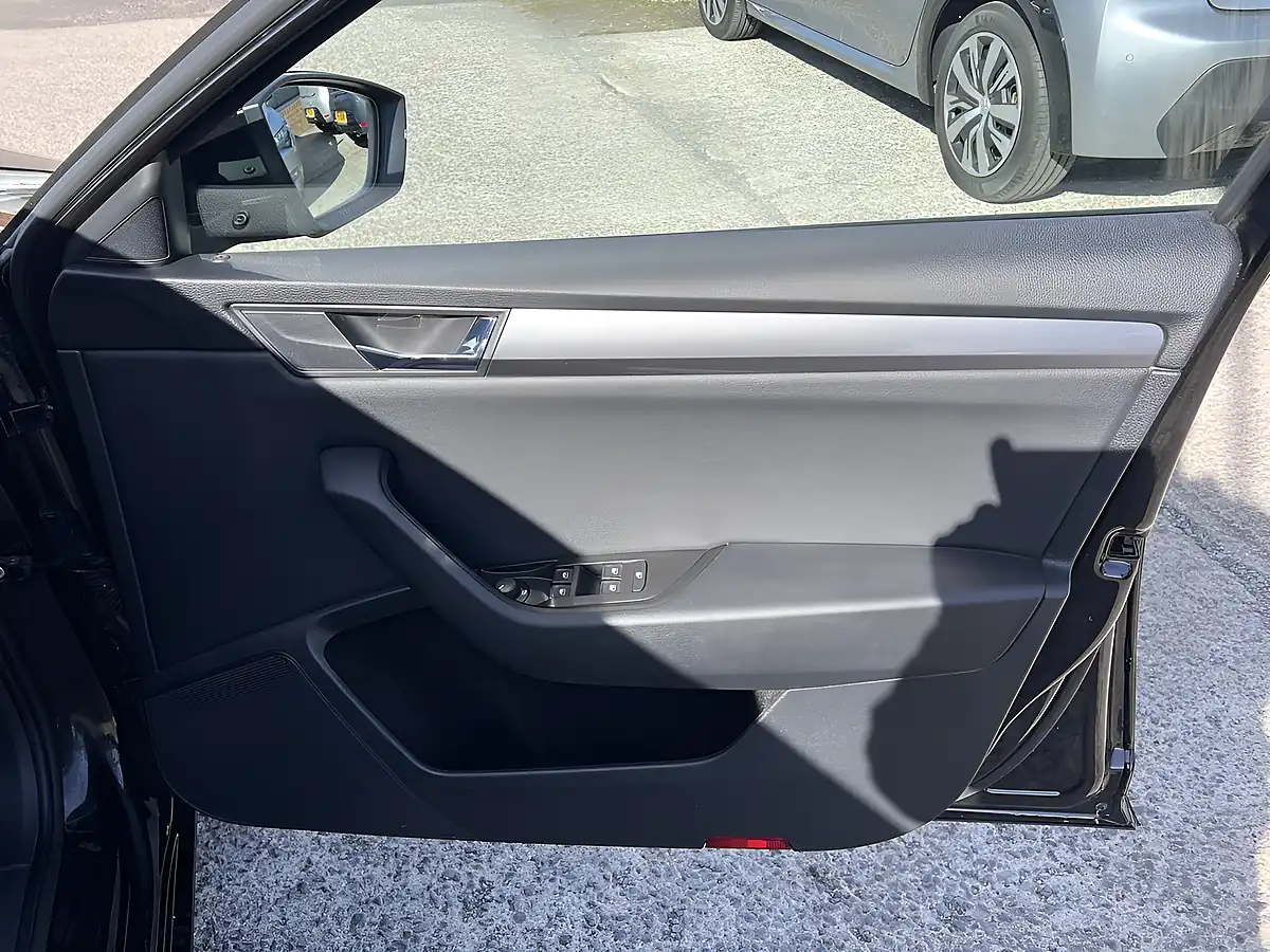 Used 2019 Skoda Superb S Black Magic Pearl Metallic - Interior and Exterior details 16