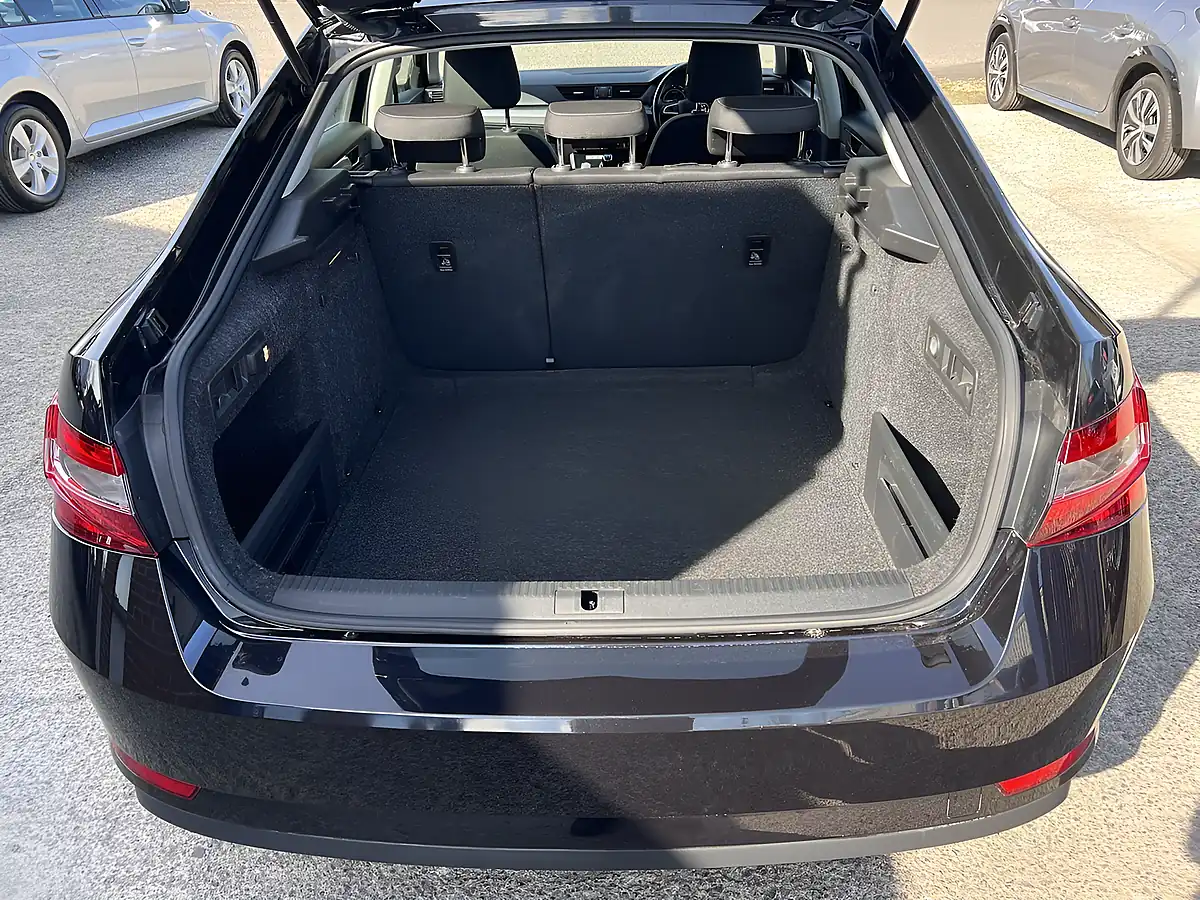 Used 2019 Skoda Superb S Black Magic Pearl Metallic - Interior and Exterior details 17