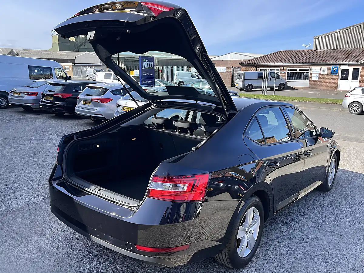 Used 2019 Skoda Superb S Black Magic Pearl Metallic - Interior and Exterior details 18