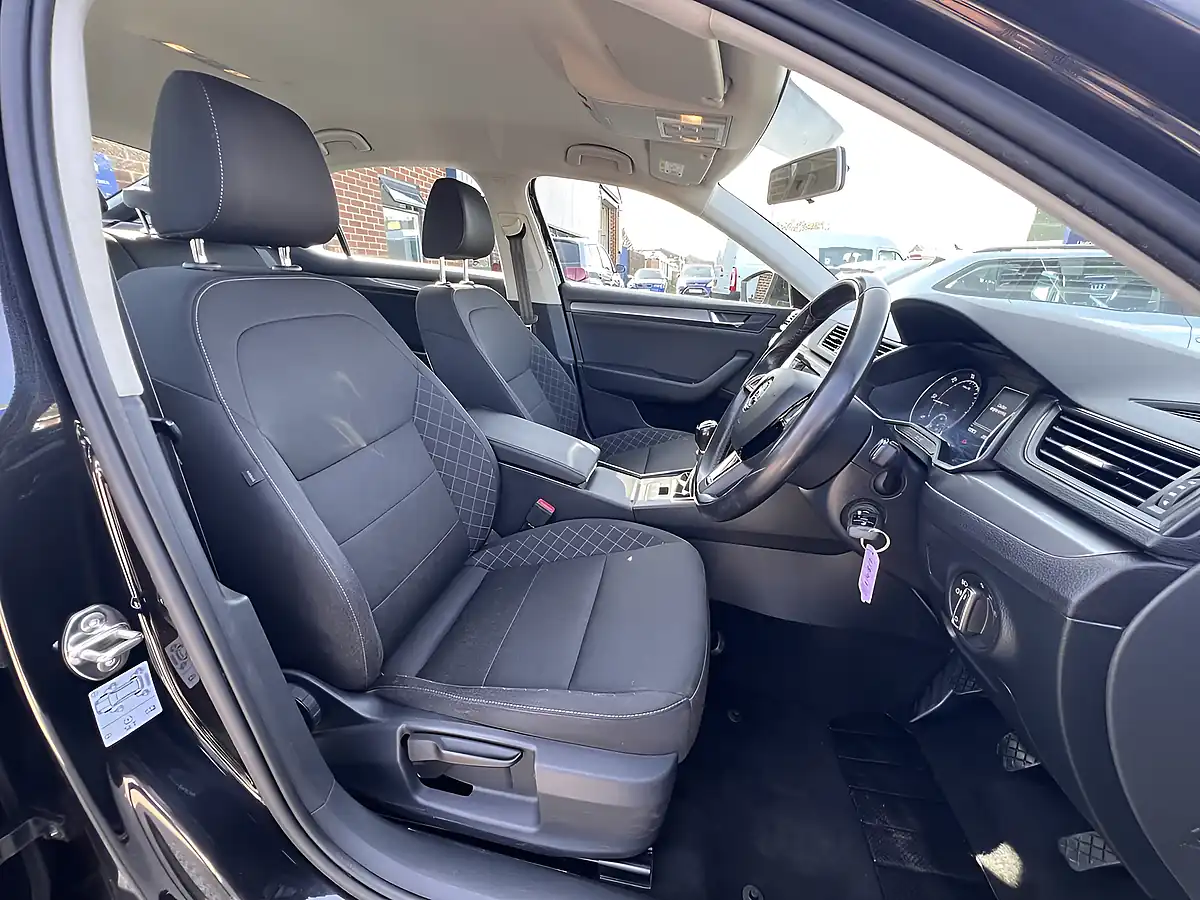 Used 2019 Skoda Superb S Black Magic Pearl Metallic - Interior and Exterior details 3