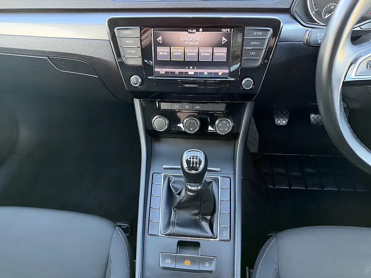 Used 2019 Skoda Superb S Black Metallic - Interior and Exterior details 12