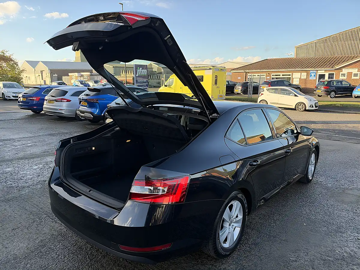 Used 2019 Skoda Superb S Black Metallic - Interior and Exterior details 15