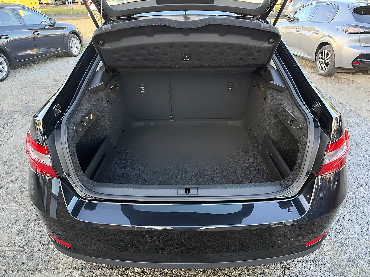 Used 2019 Skoda Superb S Black Metallic - Interior and Exterior details 16