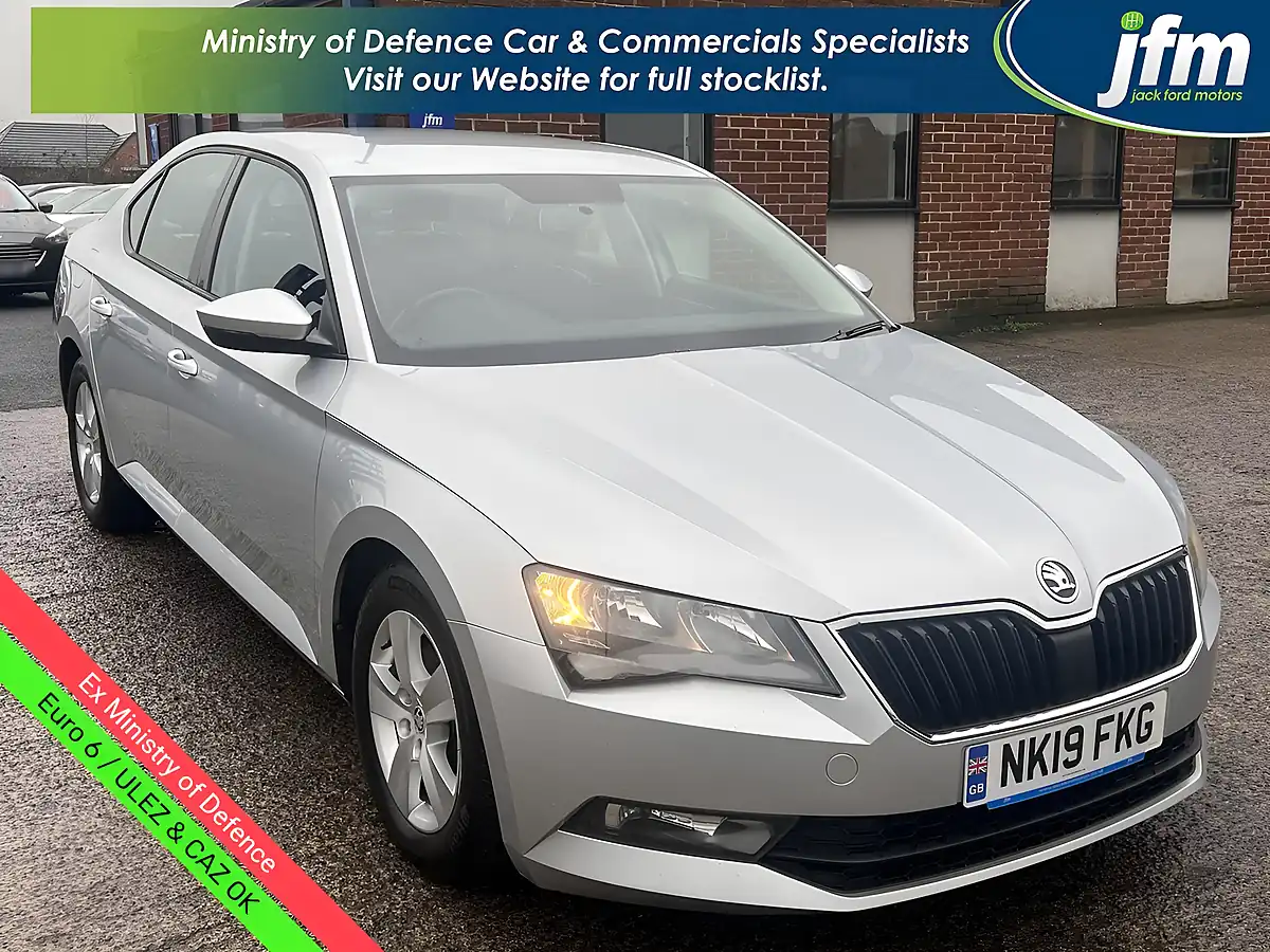 Used 2019 Skoda Superb S Brilliant Silver Metallic - Front View