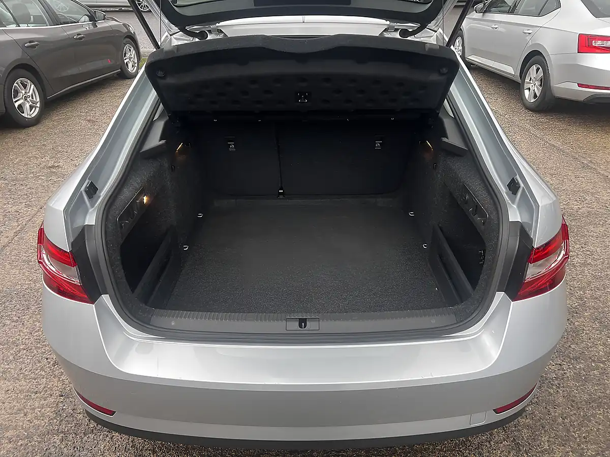 Used 2019 Skoda Superb S Brilliant Silver Metallic - Interior and Exterior details 17