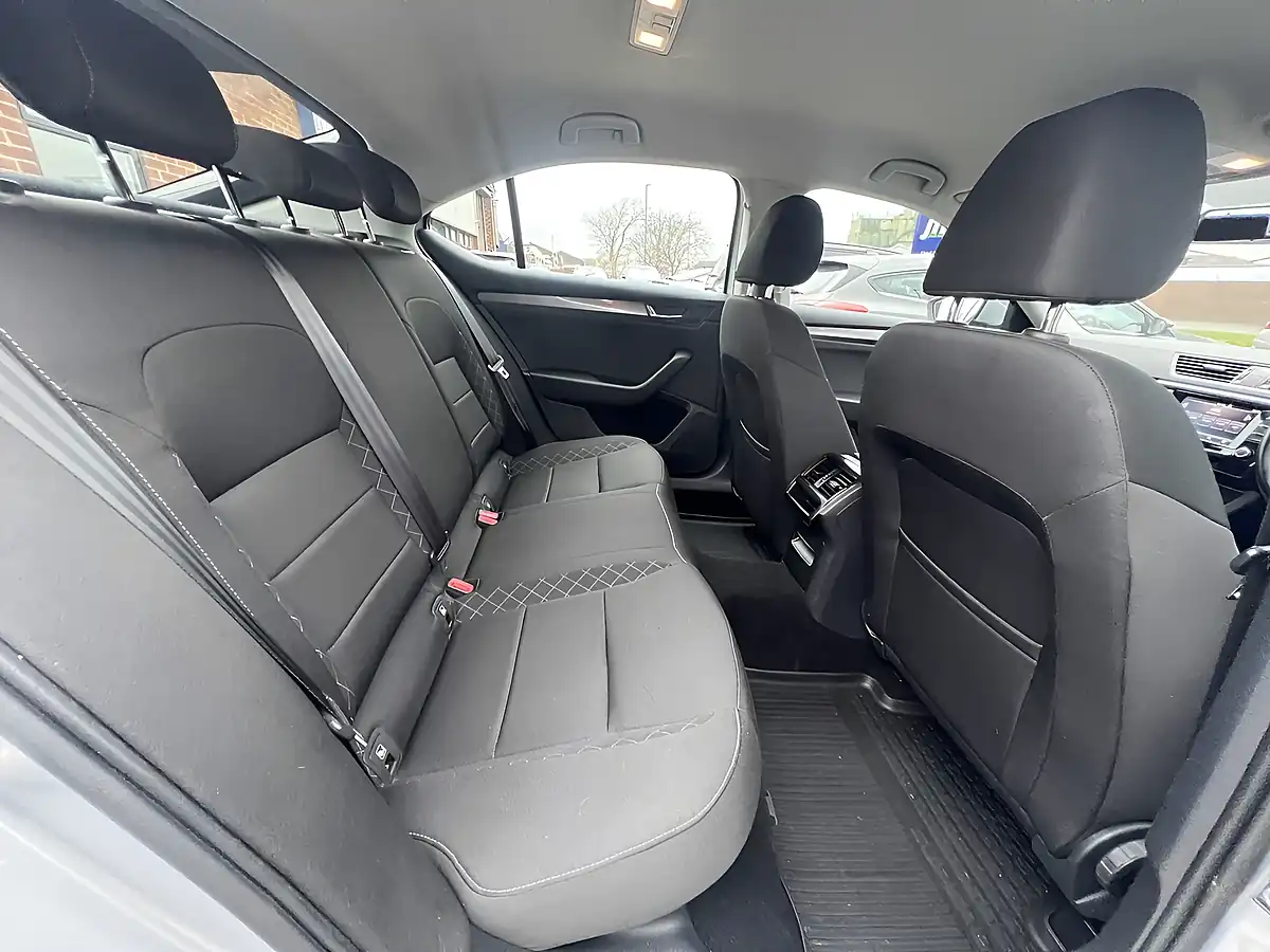 Used 2019 Skoda Superb S Brilliant Silver Metallic - Interior and Exterior details 4