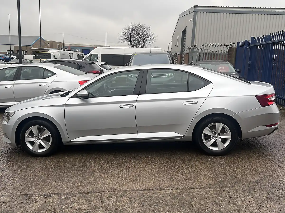 Used 2019 Skoda Superb S Brilliant Silver Metallic - Interior and Exterior details 9