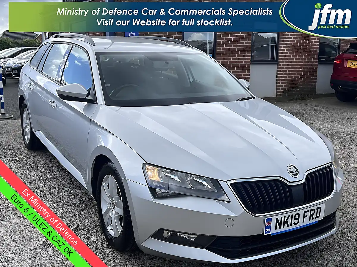 Used 2019 Skoda Superb S Brilliant Silver Metallic - Front View