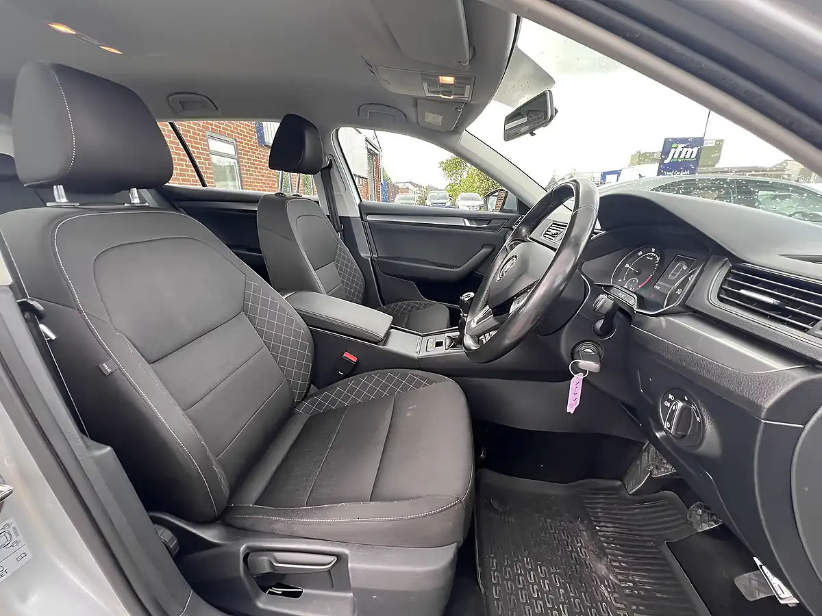 Used 2019 Skoda Superb S Brilliant Silver Metallic - Interior and Exterior details 3