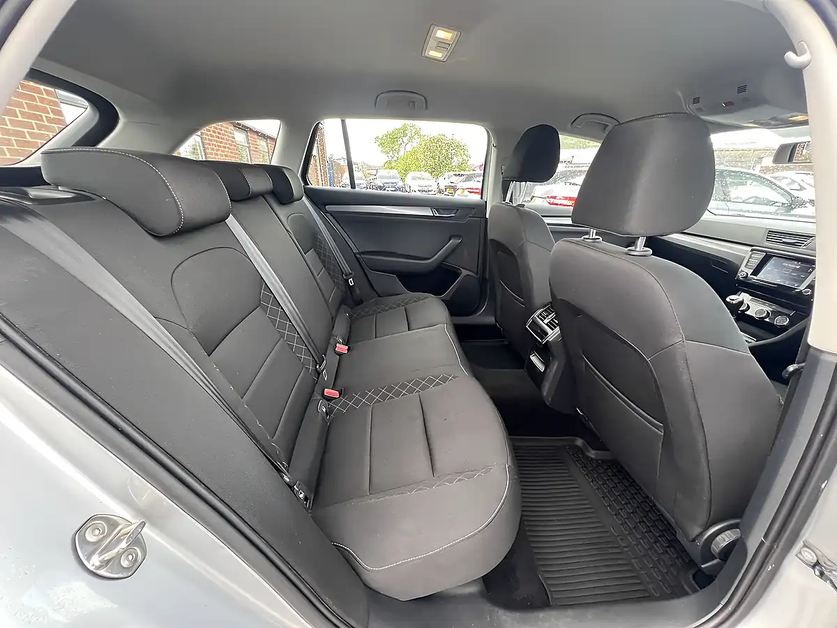 Used 2019 Skoda Superb S Brilliant Silver Metallic - Interior and Exterior details 4