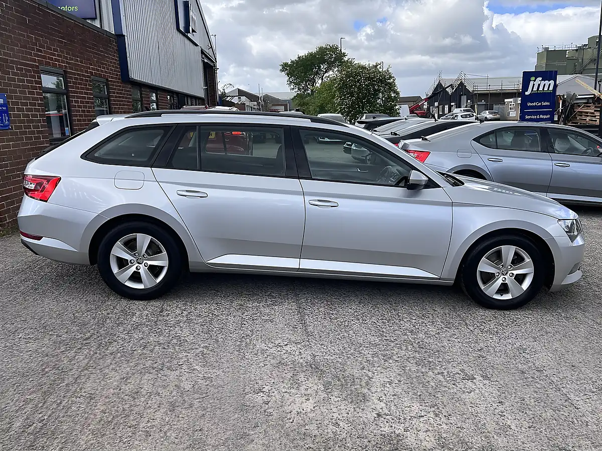 Used 2019 Skoda Superb S Brilliant Silver Metallic - Interior and Exterior details 5