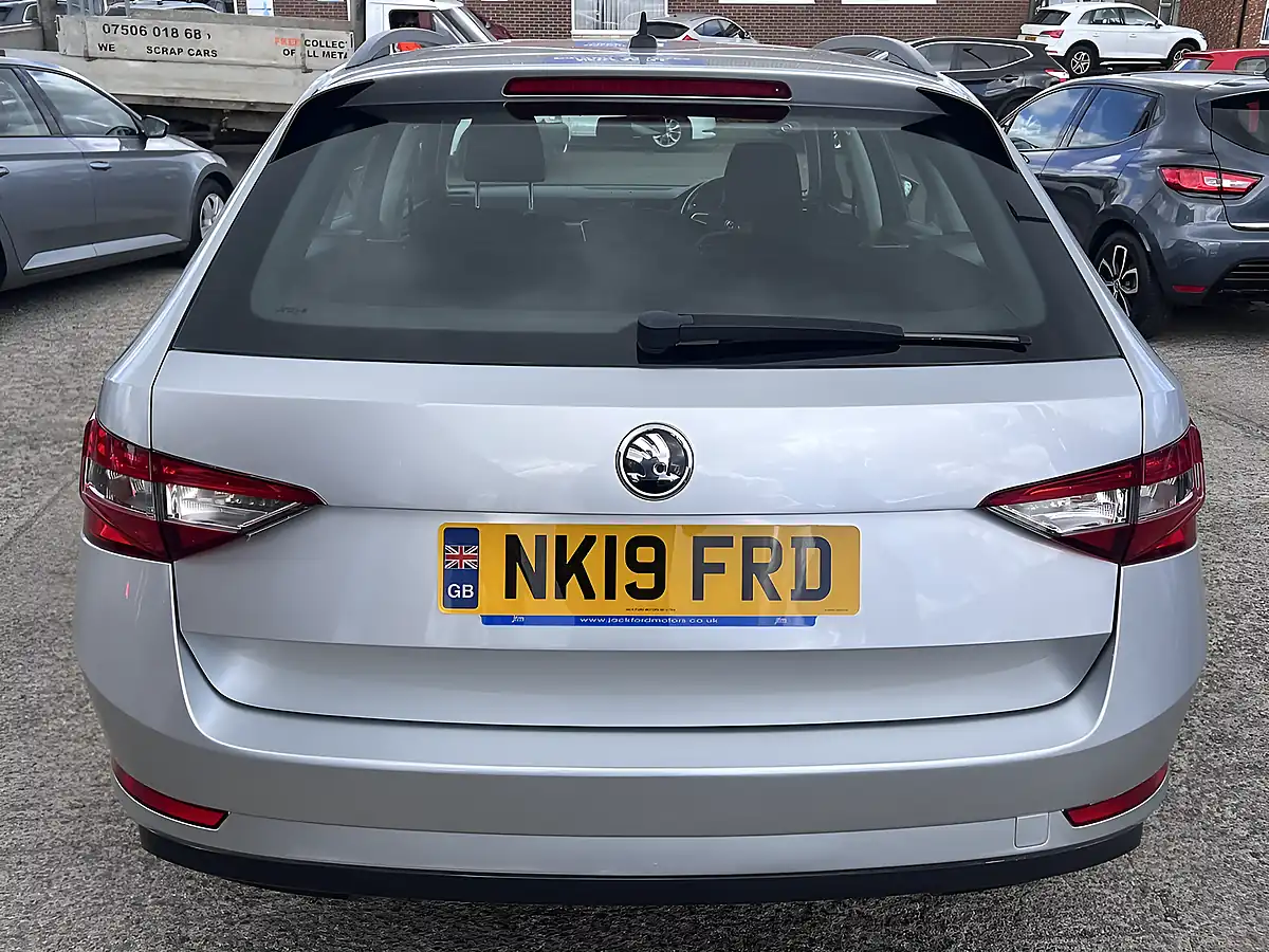 Used 2019 Skoda Superb S Brilliant Silver Metallic - Interior and Exterior details 7