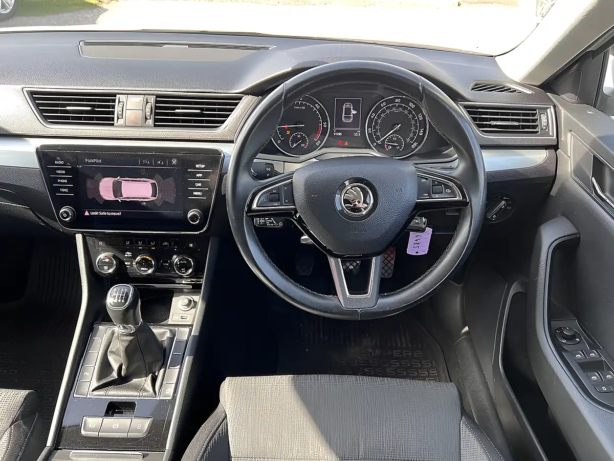 Used 2019 Skoda Superb Se Candy White - Interior and Exterior details 11