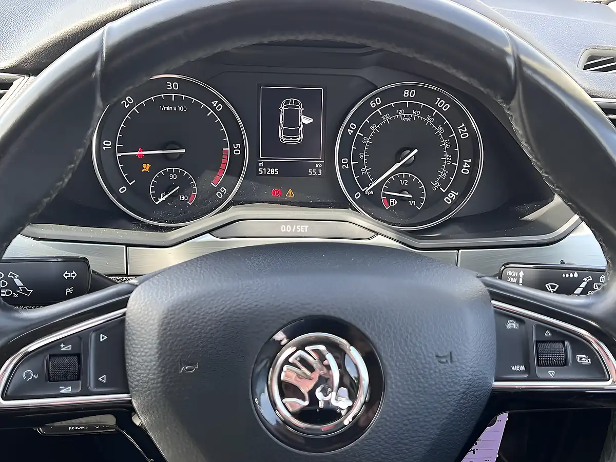 Used 2019 Skoda Superb Se Candy White - Interior and Exterior details 12