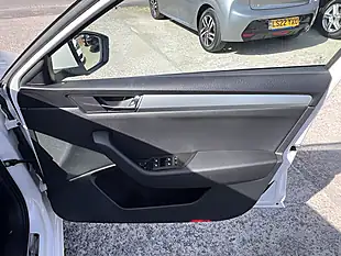 Used 2019 Skoda Superb Se Candy White - Interior and Exterior details 16