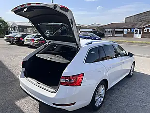 Used 2019 Skoda Superb Se Candy White - Interior and Exterior details 18