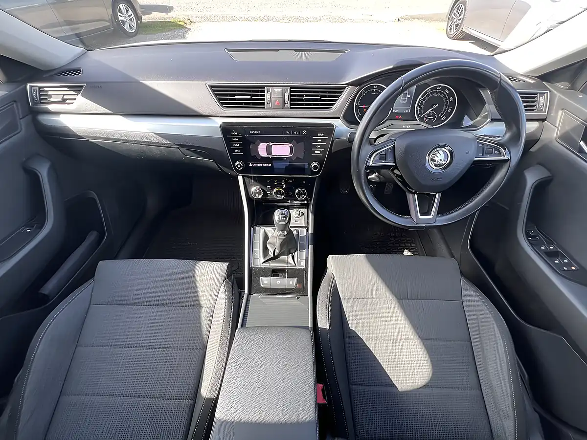 Used 2019 Skoda Superb Se Candy White - Interior and Exterior details 2
