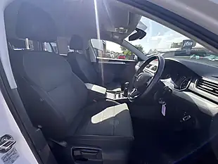 Used 2019 Skoda Superb Se Candy White - Interior and Exterior details 3