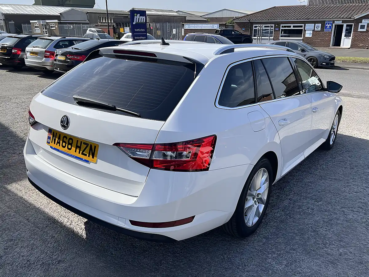 Used 2019 Skoda Superb Se Candy White - Interior and Exterior details 6