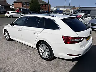 Used 2019 Skoda Superb Se Candy White - Interior and Exterior details 8