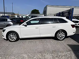 Used 2019 Skoda Superb Se Candy White - Interior and Exterior details 9