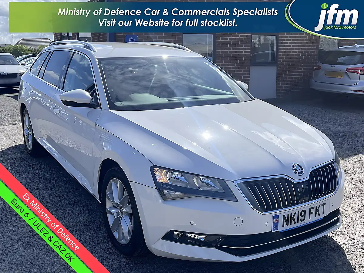 Used 2019 Skoda Superb Se Candy White - Front View