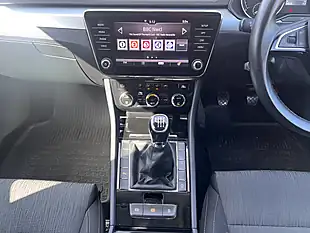 Used 2019 Skoda Superb Se Candy White - Interior and Exterior details 13