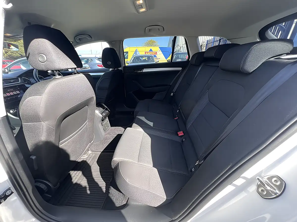 Used 2019 Skoda Superb Se Candy White - Interior and Exterior details 15