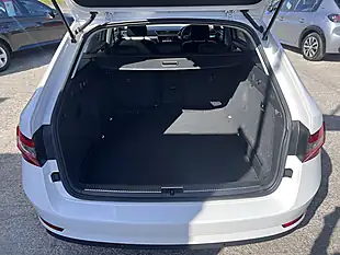 Used 2019 Skoda Superb Se Candy White - Interior and Exterior details 17