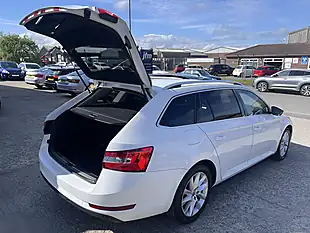 Used 2019 Skoda Superb Se Candy White - Interior and Exterior details 18
