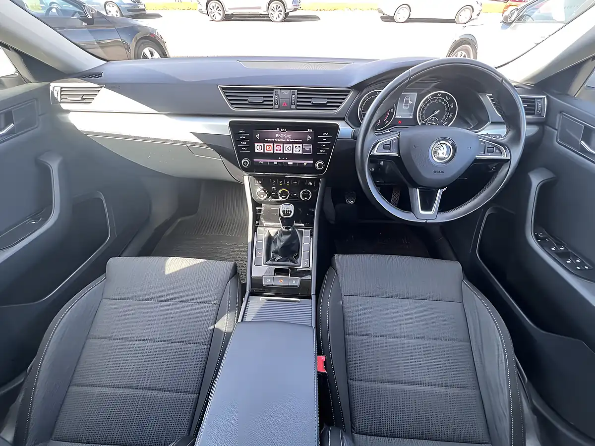Used 2019 Skoda Superb Se Candy White - Interior and Exterior details 2