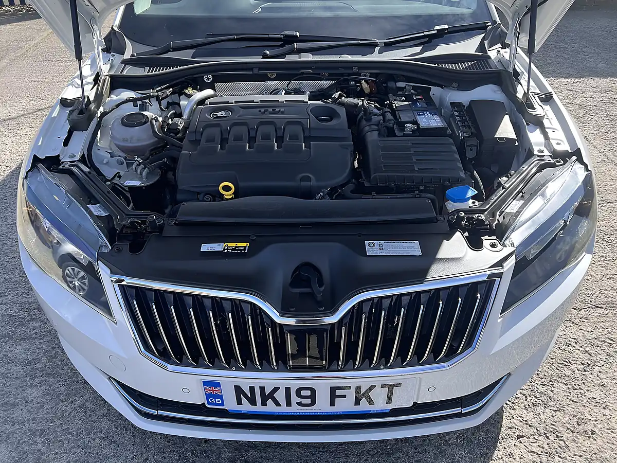 Used 2019 Skoda Superb Se Candy White - Interior and Exterior details 20