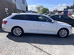 Used 2019 Skoda Superb Se Candy White - Interior and Exterior details 5