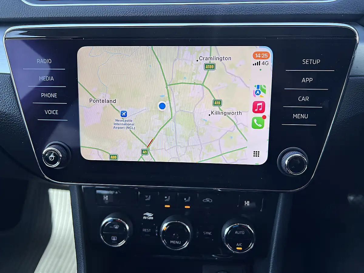 Used 2019 Skoda Superb Se Candy White - Interior and Exterior details 14