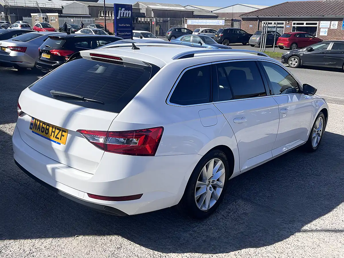 Used 2019 Skoda Superb Se Candy White - Interior and Exterior details 6
