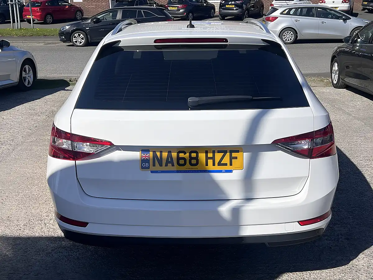 Used 2019 Skoda Superb Se Candy White - Interior and Exterior details 7