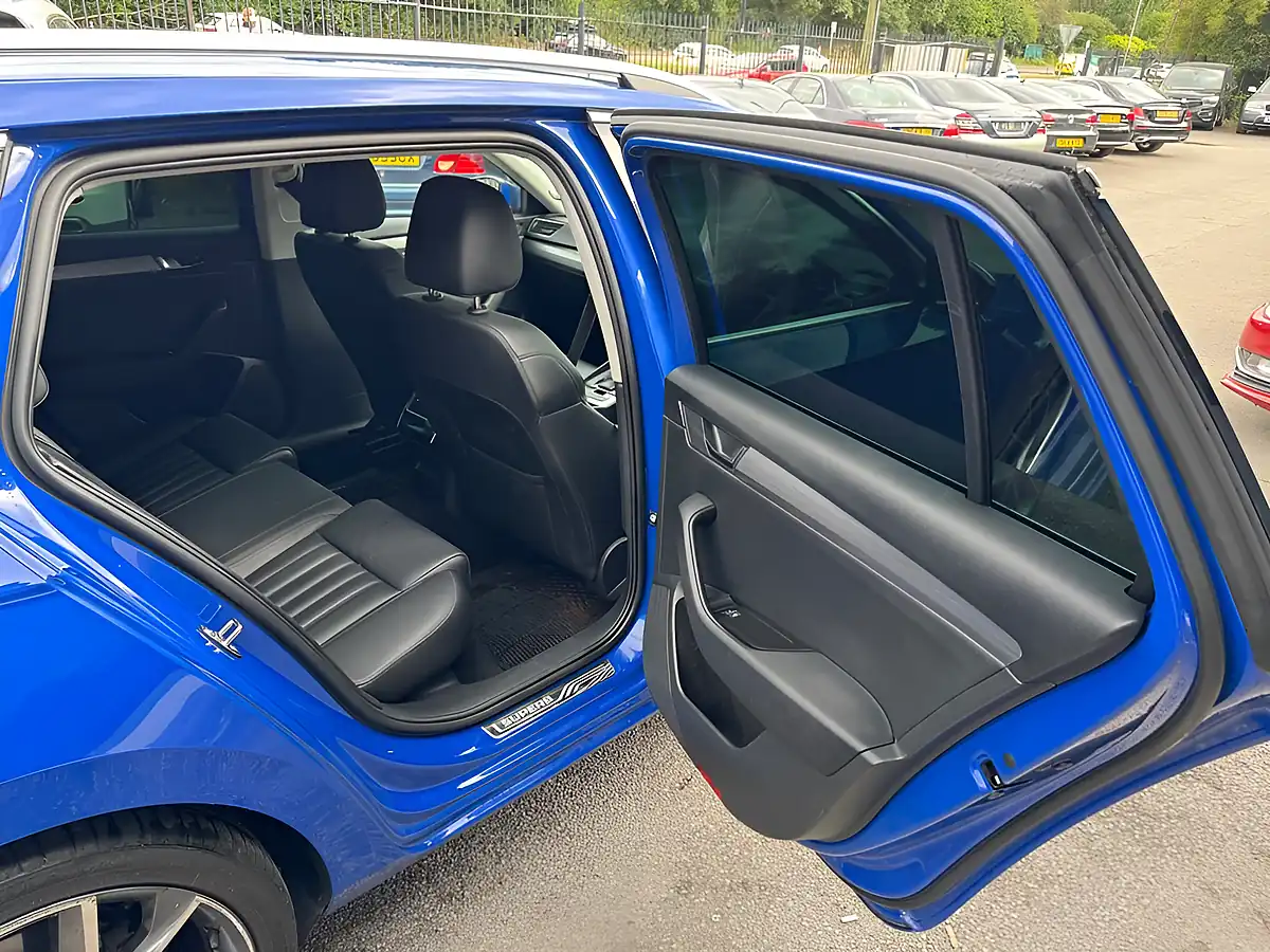 Used 2019 Skoda Superb Se L Executive Blue - Interior and Exterior details 11