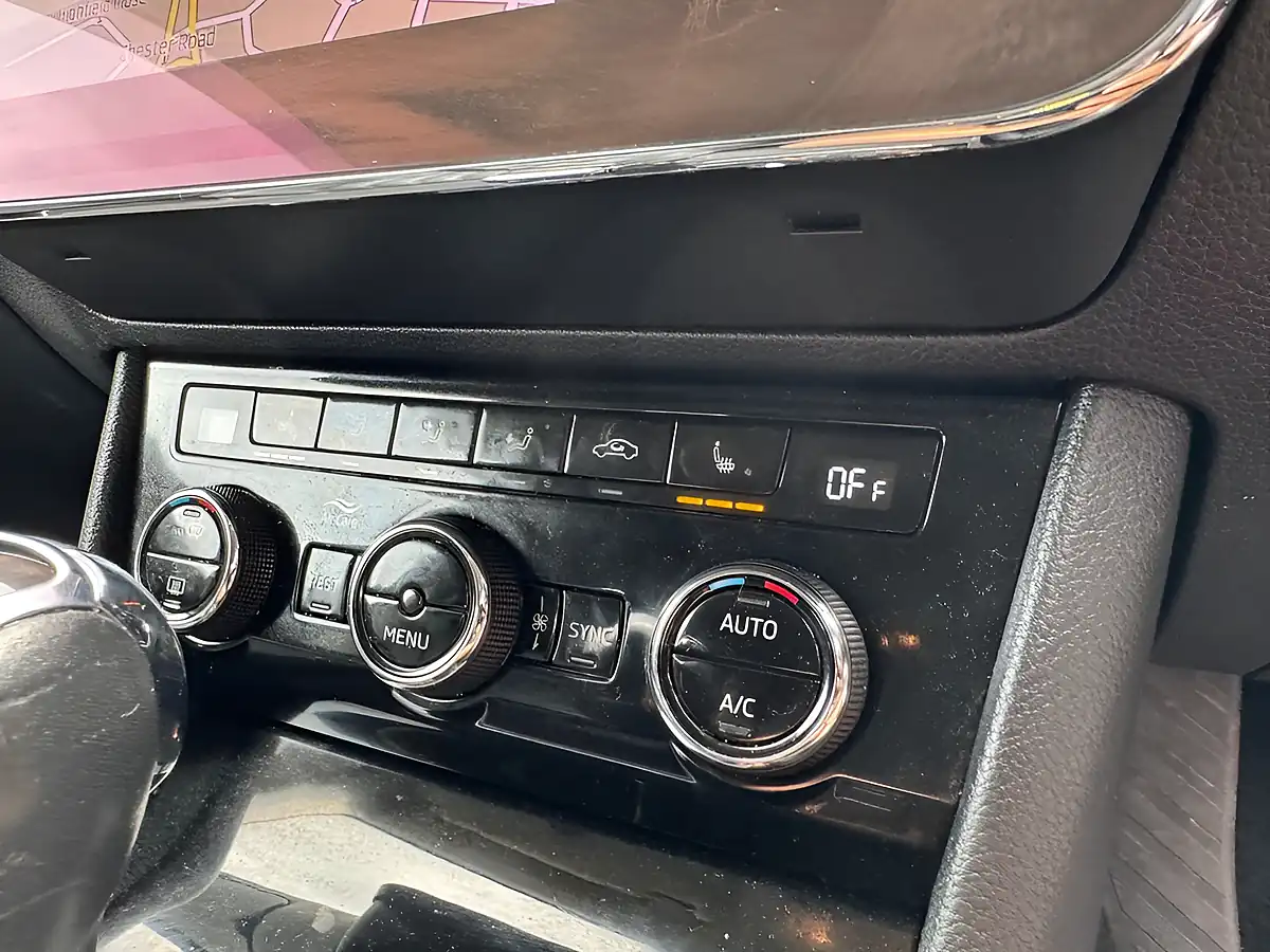 Used 2019 Skoda Superb Se L Executive Blue - Interior and Exterior details 17