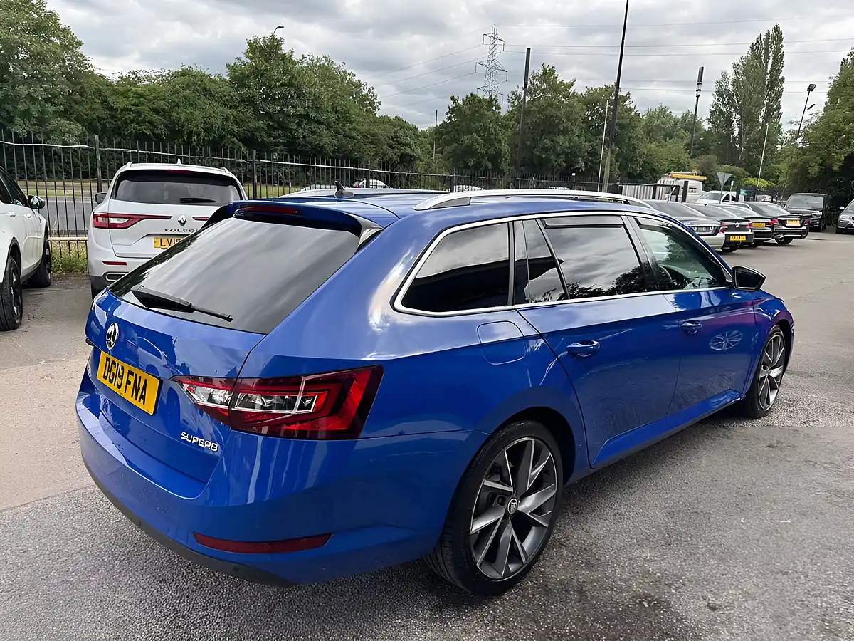Used 2019 Skoda Superb Se L Executive Blue - Interior and Exterior details 5