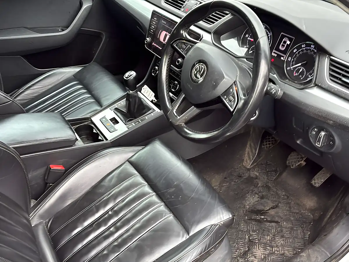 Used 2019 Skoda Superb Se Technology Moon White - Interior and Exterior details 6