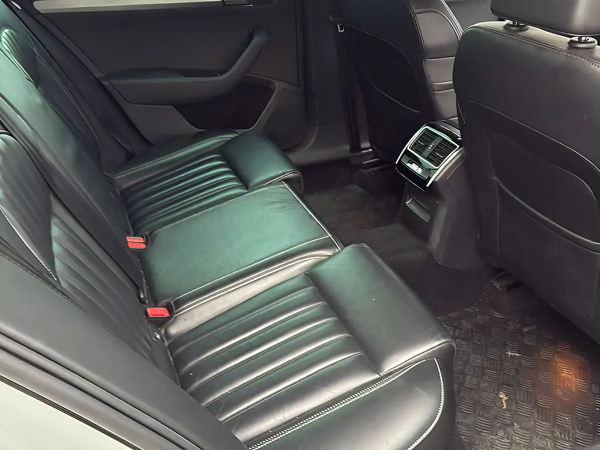 Used 2019 Skoda Superb Se Technology Moon White - Interior and Exterior details 9