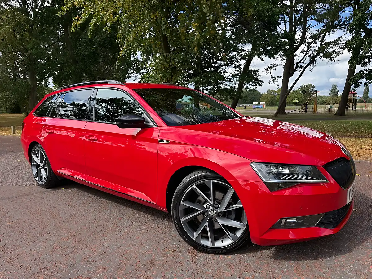 Used 2019 Skoda Superb Sportline Plus Red - Front View
