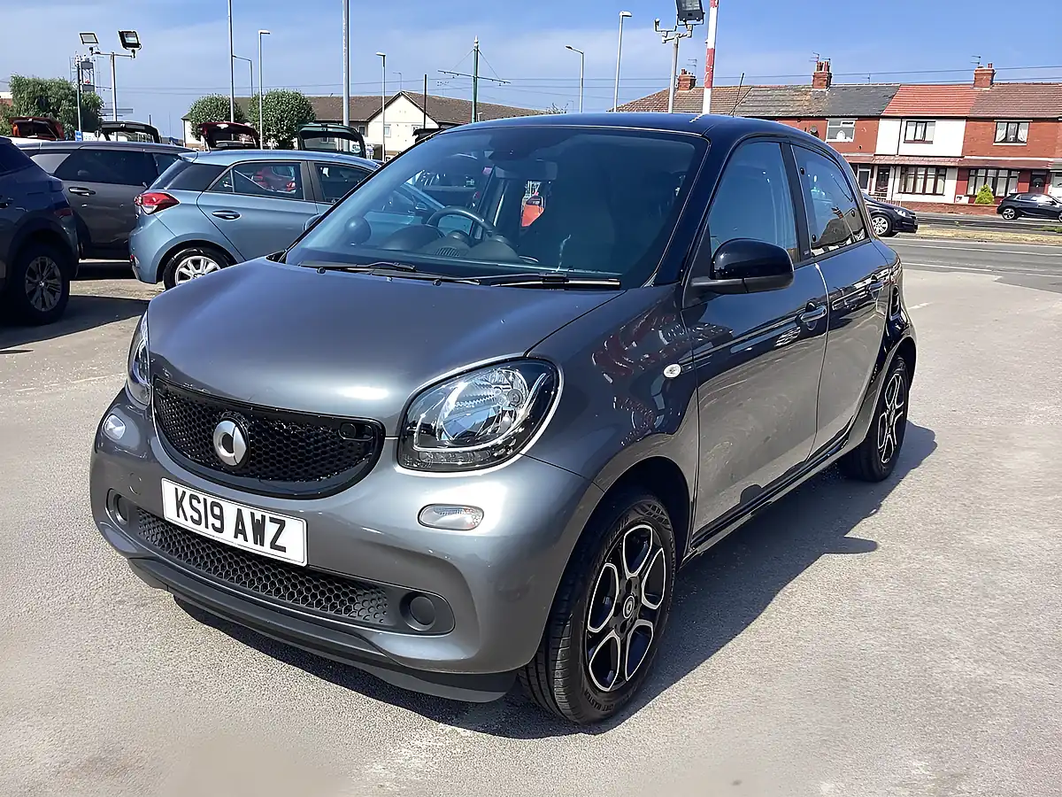 Used 2019 Smart Forfour Prime Black - Interior and Exterior details 10
