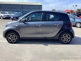 Used 2019 Smart Forfour Prime Black - Interior and Exterior details 11