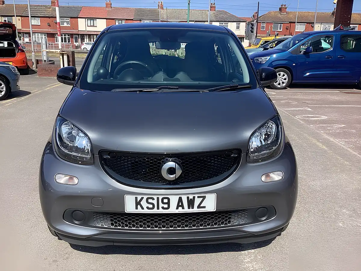 Used 2019 Smart Forfour Prime Black - Interior and Exterior details 12