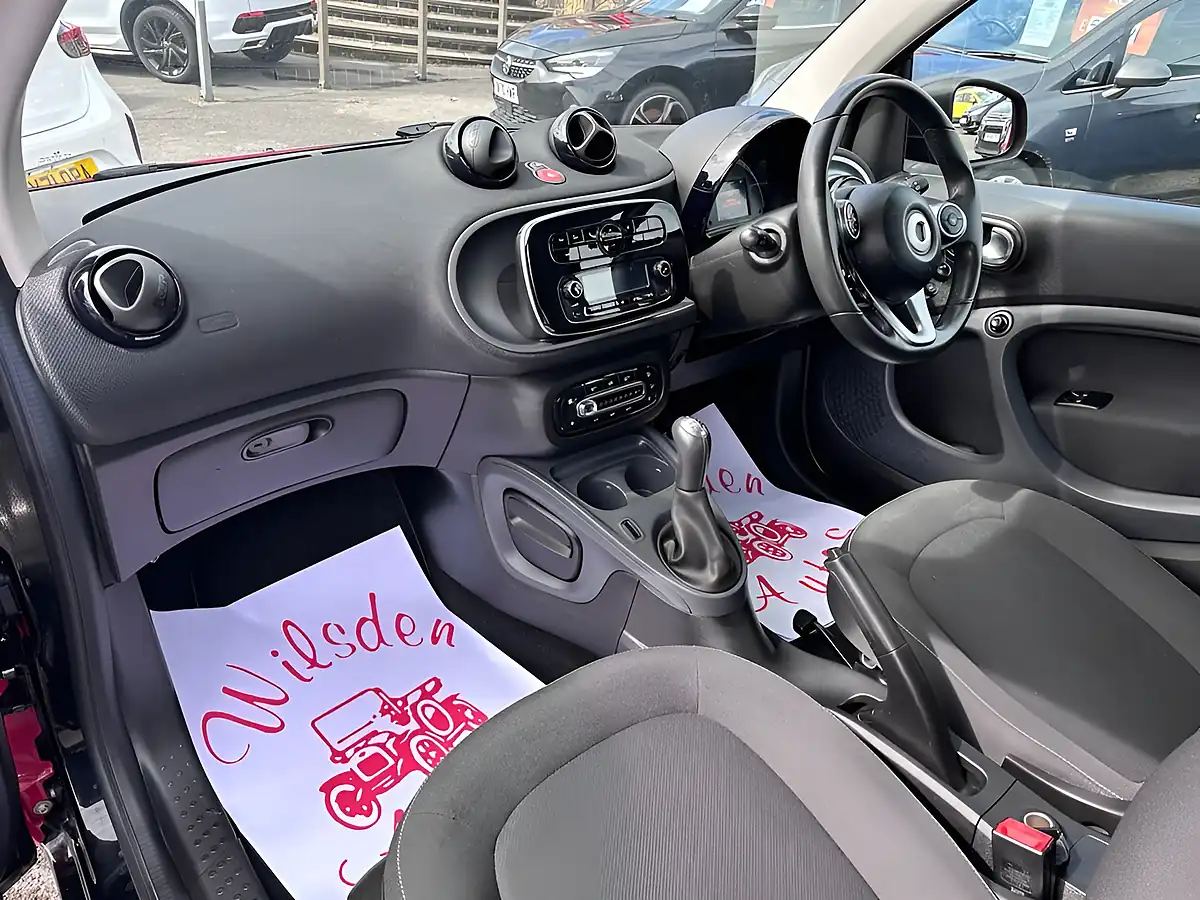 Used 2019 Smart Fortwo Passion Black - Interior and Exterior details 15